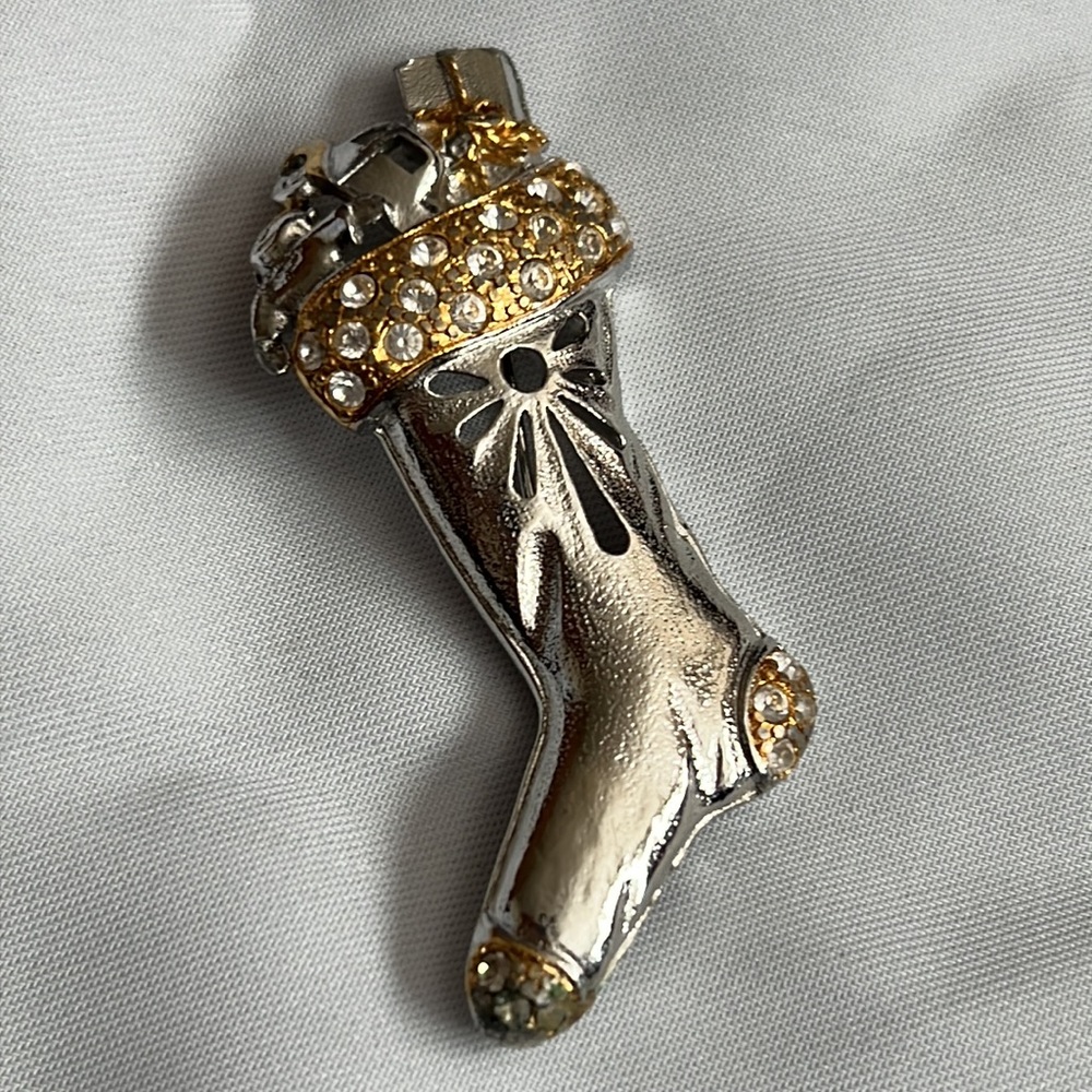 Vintage Neiman Marcus Christmas stockings embellished brooch - Picture 3 of 4
